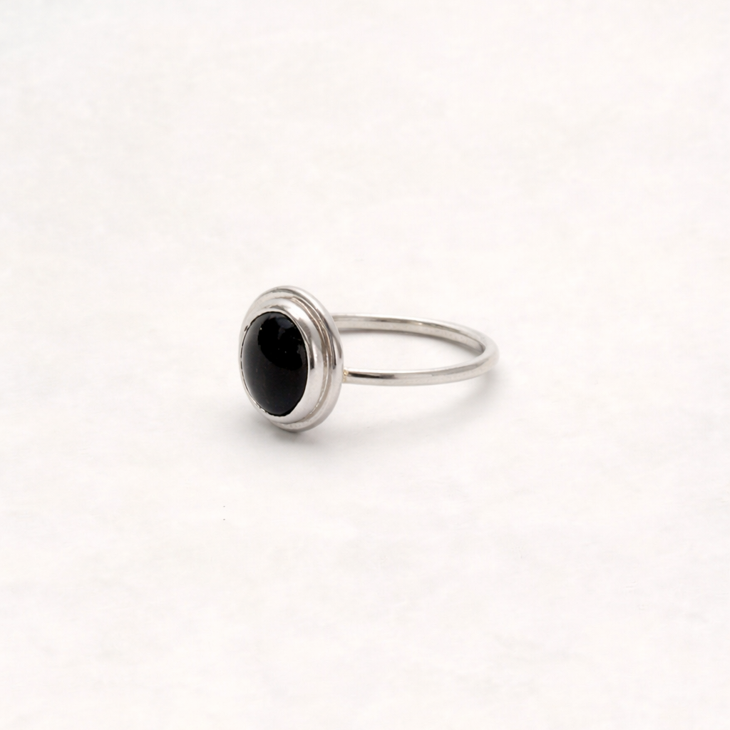 Nyx ring