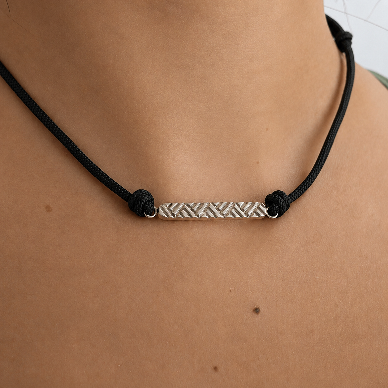 Weave cord necklace